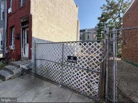 2956 Edgley St, Philadelphia, PA 19121