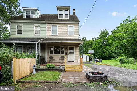 8 00 Blakiston Ln, Philadelphia, PA 19136