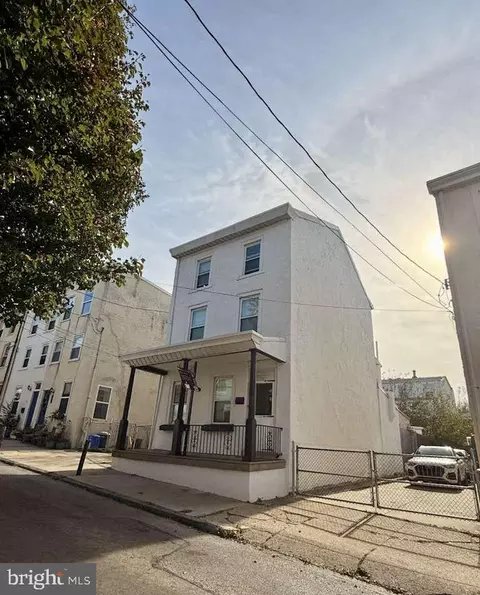 193 Dupont St, Philadelphia, PA 19127