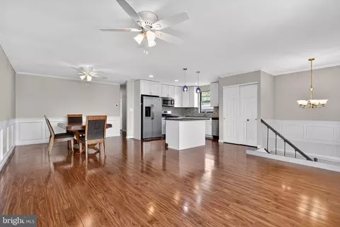 15124 Ina Dr, Philadelphia, PA 19116