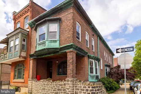 328 N 39th St, Philadelphia, PA 19104