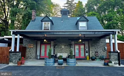 129 E Gorgas Ln, Philadelphia, PA 19119