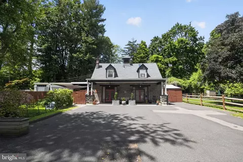 129 E Gorgas Ln, Philadelphia, PA 19119