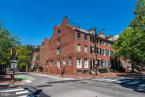 303 Spruce St, Philadelphia, PA 19106