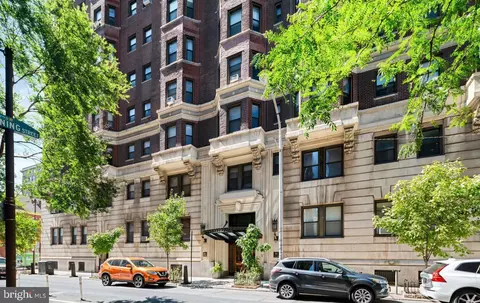 250 S 13th St #6A, Philadelphia, PA 19107