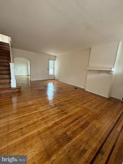 521 E Westmoreland St, Philadelphia, PA 19134