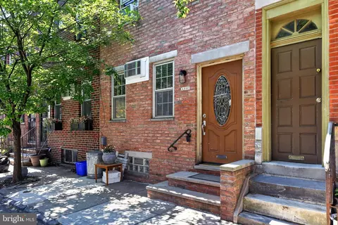 1220 Titan St, Philadelphia, PA 19147