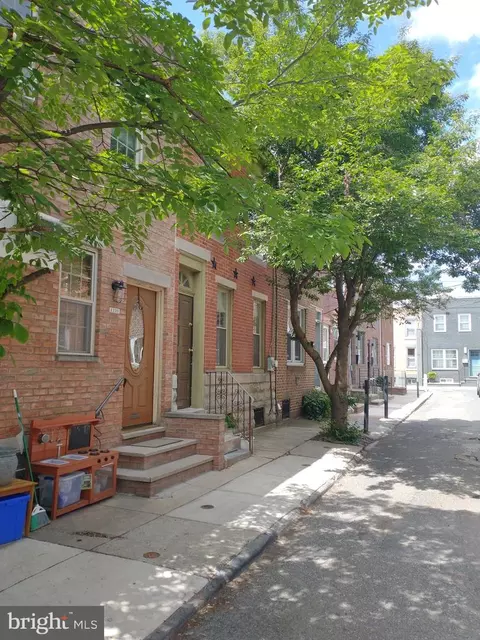 1220 Titan St, Philadelphia, PA 19147