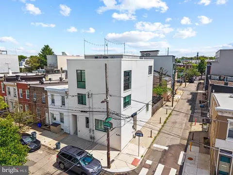 2621 Almond St, Philadelphia, PA 19125