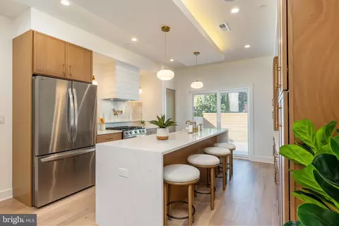 629 Mifflin St, Philadelphia, PA 19148