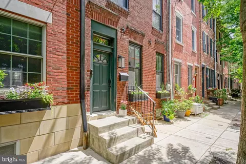 707 S 17th St, Philadelphia, PA 19146