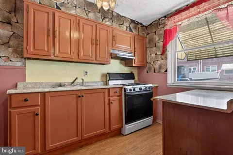 3906 L St, Philadelphia, PA 19124