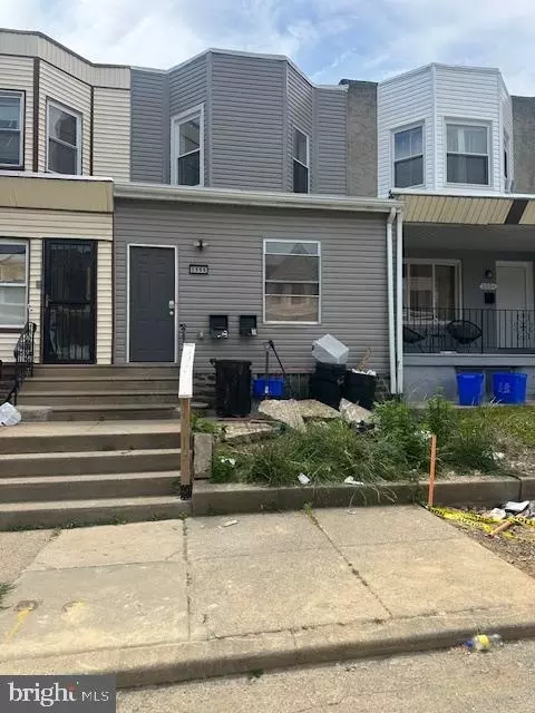 2556 S Robinson St, Philadelphia, PA 19142
