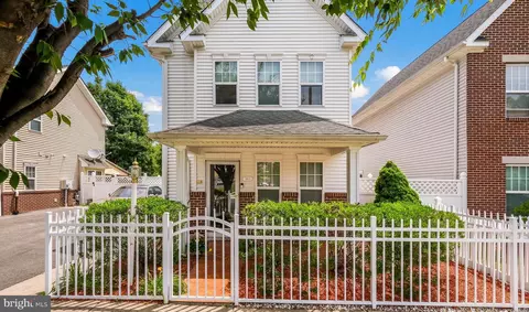 1811 N Franklin St, Philadelphia, PA 19122