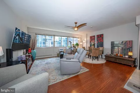 1900 John F Kennedy Blvd #1808, Philadelphia, PA 19103