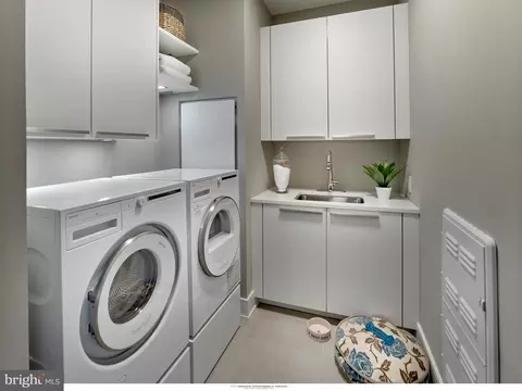 301 S Broad #1904, Philadelphia, PA 19107