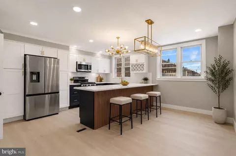 6908 Roosevelt Blvd, Philadelphia, PA 19149