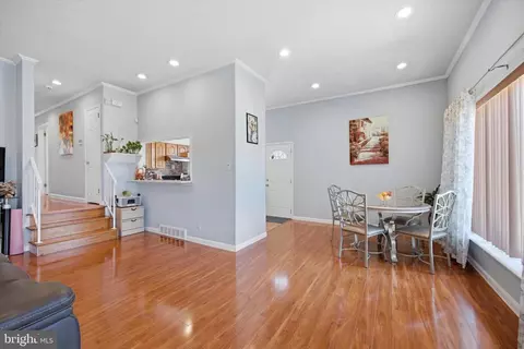 8345 Langdon St, Philadelphia, PA 19152
