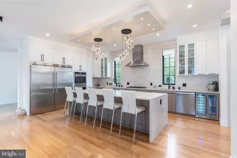 9739 Krewstown, Philadelphia, PA 19115