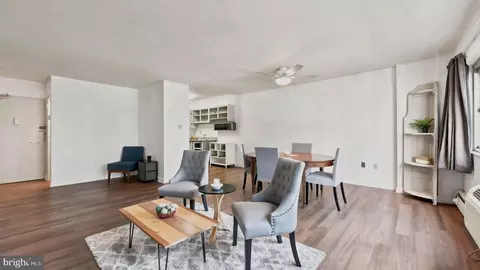 1900 John F Kennedy Blvd #906, Philadelphia, PA 19103