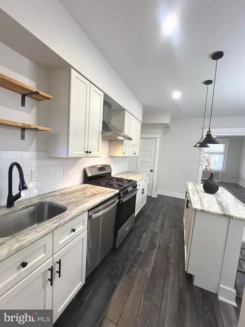 5745 Hunter St, Philadelphia, PA 19131
