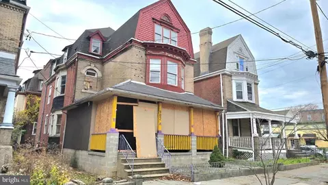 902 S 47th St, Philadelphia, PA 19143