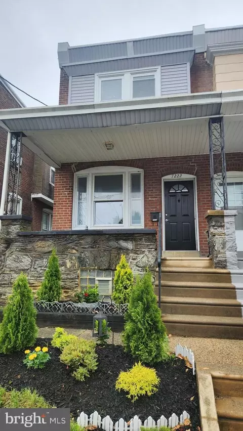 7222 00 Lawndale St, Philadelphia, PA 19111