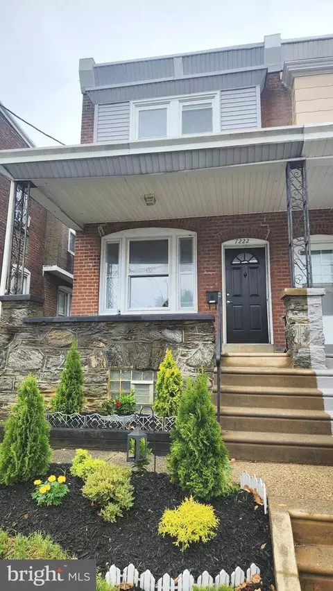 7222 00 Lawndale St, Philadelphia, PA 19111