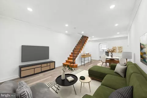 1031 Winton St, Philadelphia, PA 19148