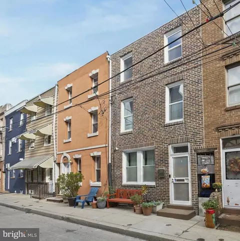 933 League St, Philadelphia, PA 19147
