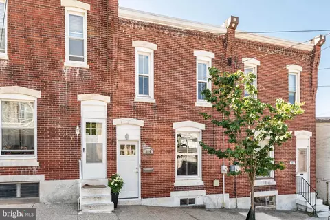 304 W Salaignac St, Philadelphia, PA 19128