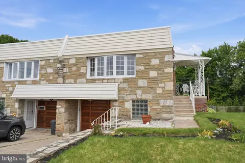 9230 Crispin St, Philadelphia, PA 19114