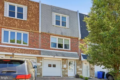 3746 S Hereford Ln, Philadelphia, PA 19114