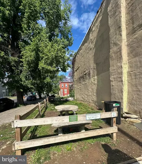 2300 N Cleveland St, Philadelphia, PA 19132