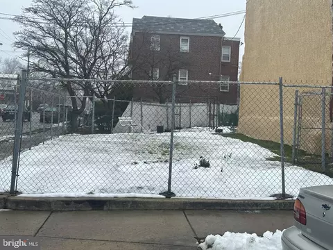 6637 Gerry St, Philadelphia, PA 19138