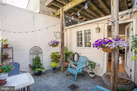 1304 S Howard St, Philadelphia, PA 19147