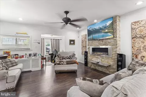 5635 Diamond St, Philadelphia, PA 19131