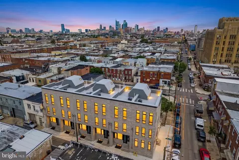 911 Emily St, Philadelphia, PA 19148