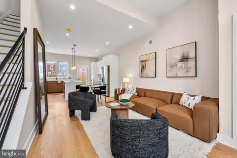 903 Emily St, Philadelphia, PA 19148