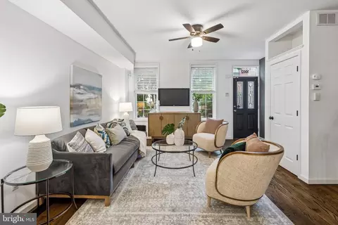 1002 S Chadwick St, Philadelphia, PA 19146