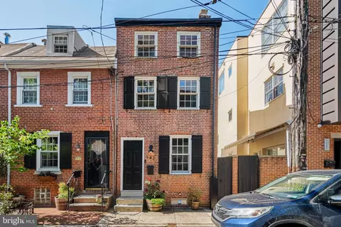 142 Carpenter St, Philadelphia, PA 19147