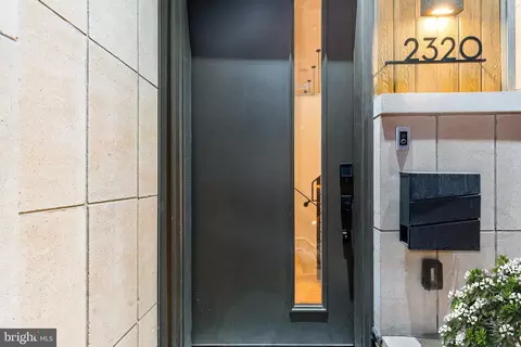 2320 Sansom St, Philadelphia, PA 19103