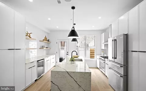 726 S Chadwick St, Philadelphia, PA 19146