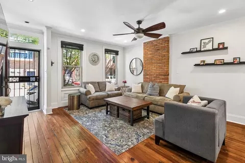 2128 Carpenter St, Philadelphia, PA 19146