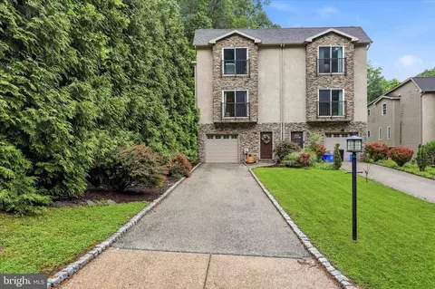 257 Paoli Ave, Philadelphia, PA 19128