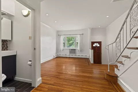 923 Anchor St, Philadelphia, PA 19124
