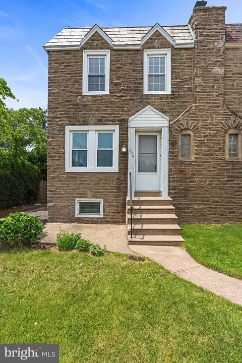 8324 Ridgeway St, Philadelphia, PA 19111