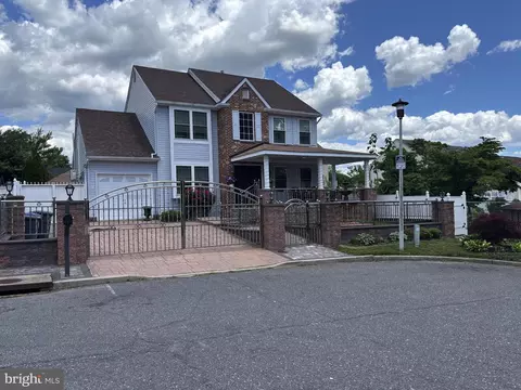 8905 00 Springview Rd, Philadelphia, PA 19115