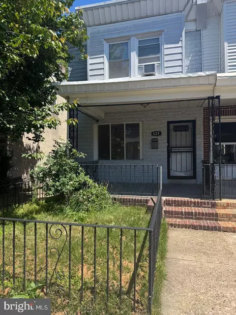 629 Fanshawe St, Philadelphia, PA 19111
