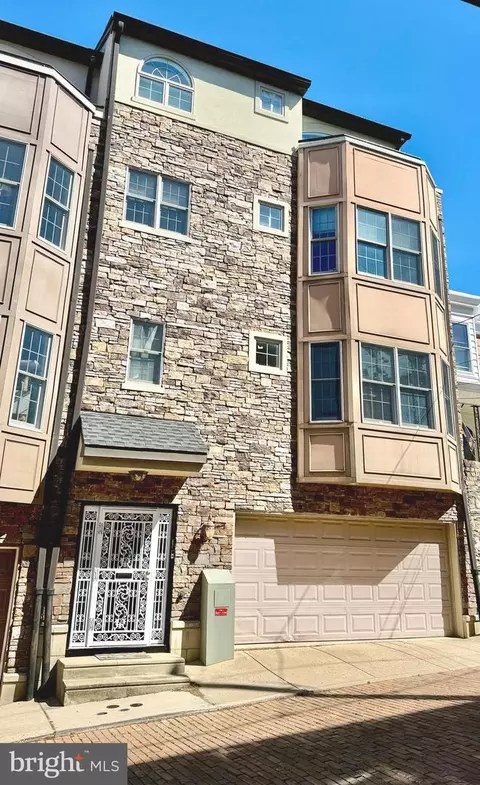 308 Dupont St, Philadelphia, PA 19128